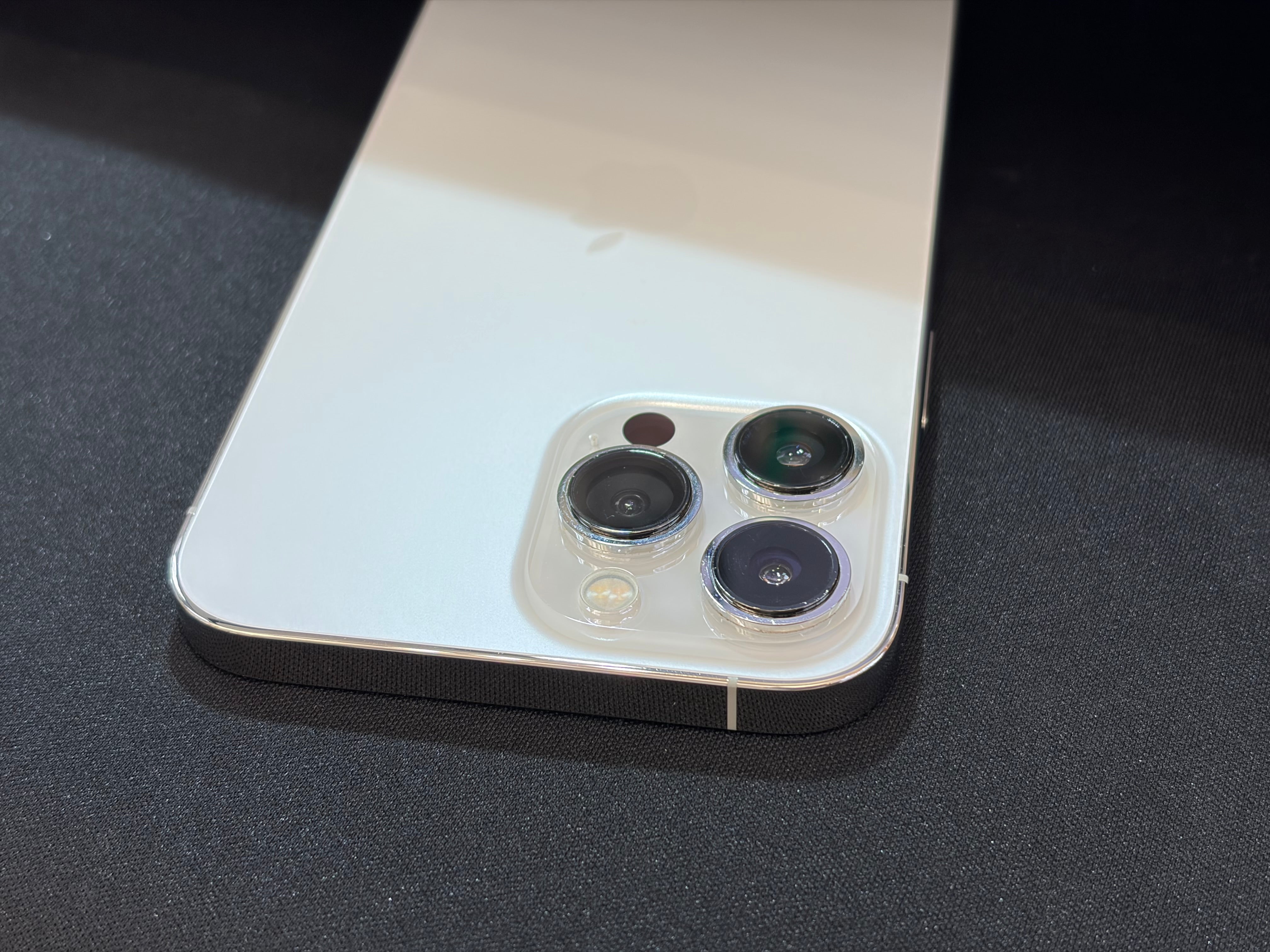 95 %new Apple iPhone 13 Pro Max 256GB White 白色香港行貨雙咭