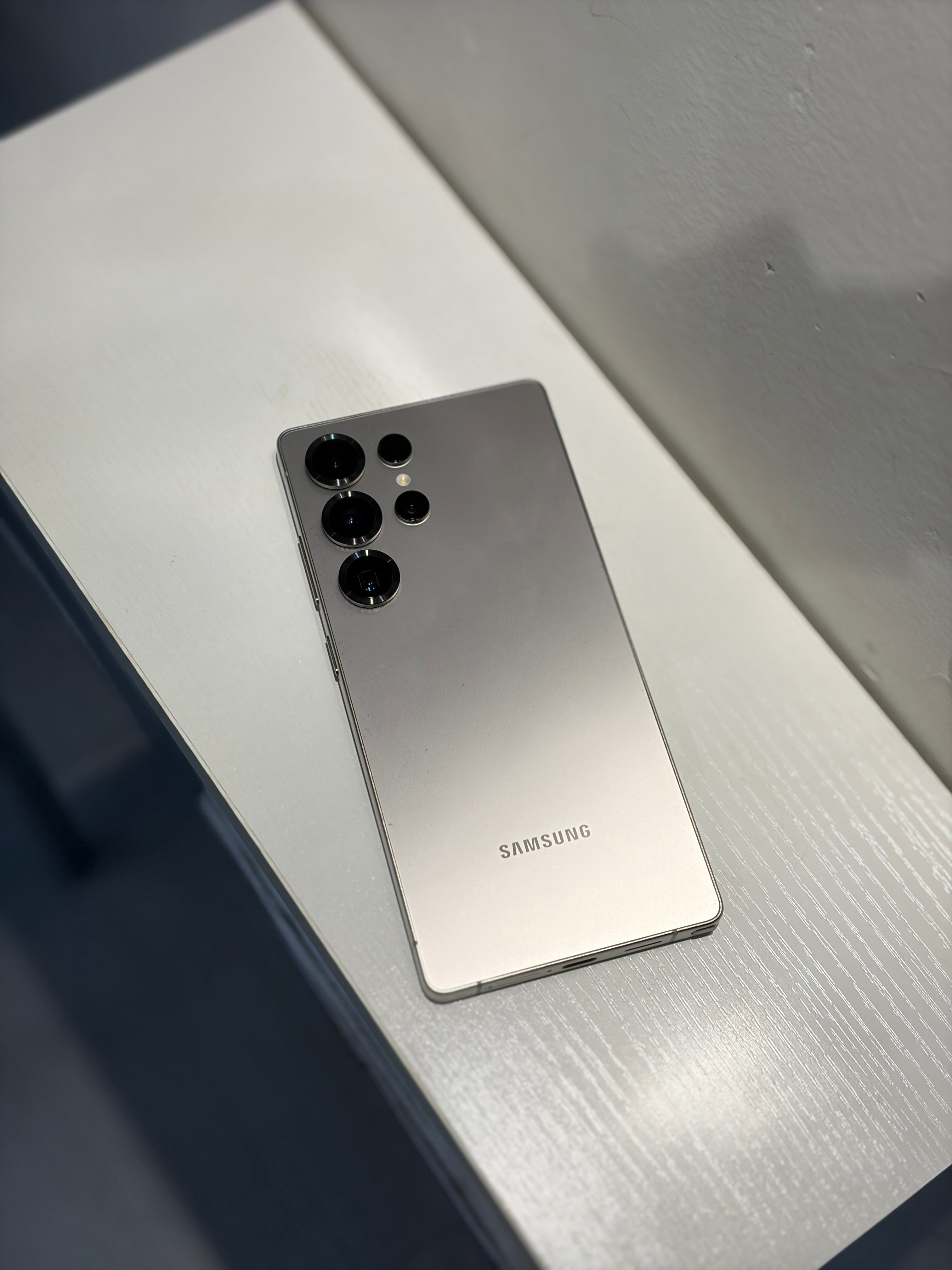 租機服務 - SAMSUNG S25 Ultra 512gb (已包括保護套及屏幕貼，過相服務)