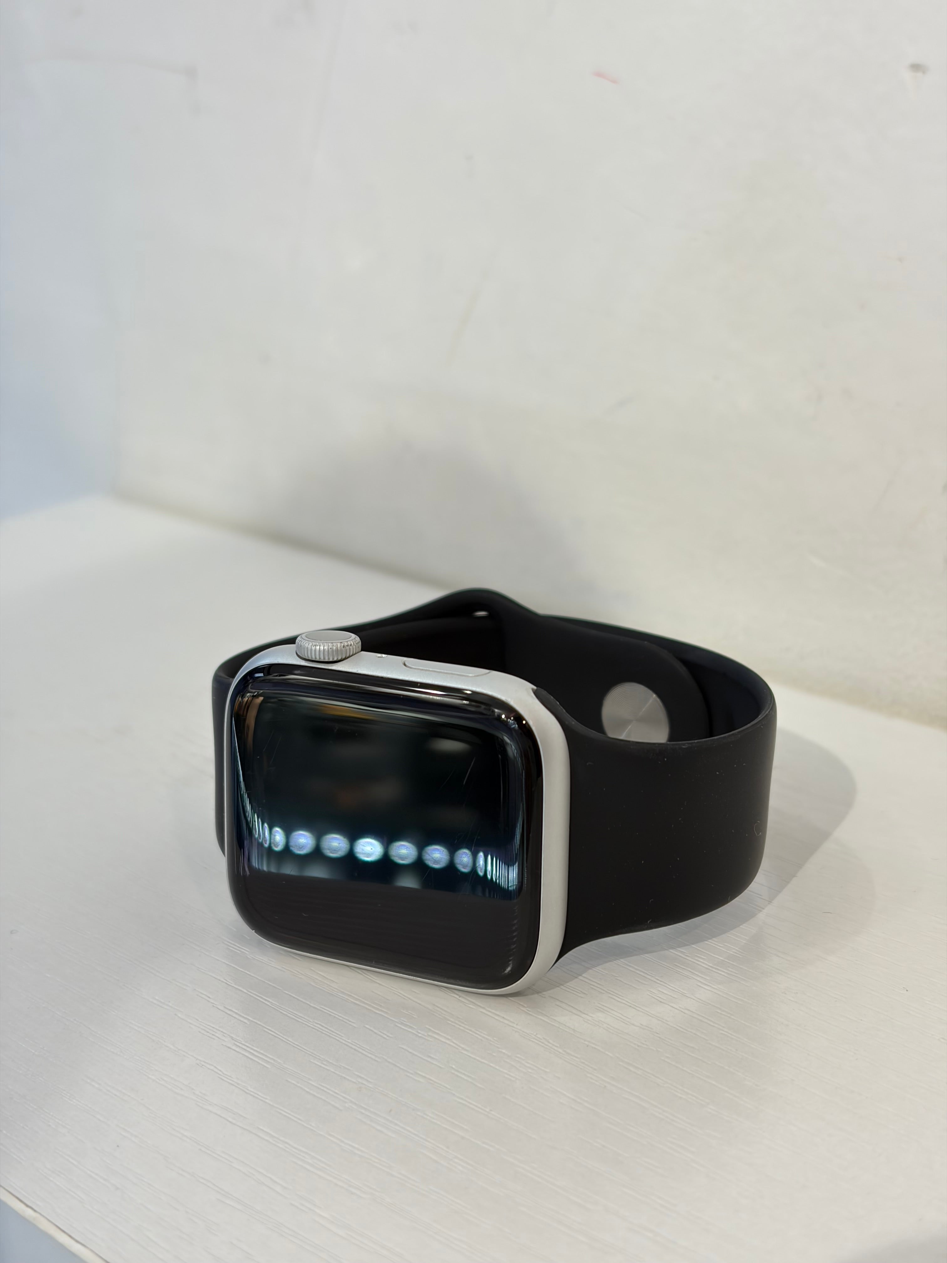 95%New Apple Watch Series 5 44mm GPS Silver Aluminum Case