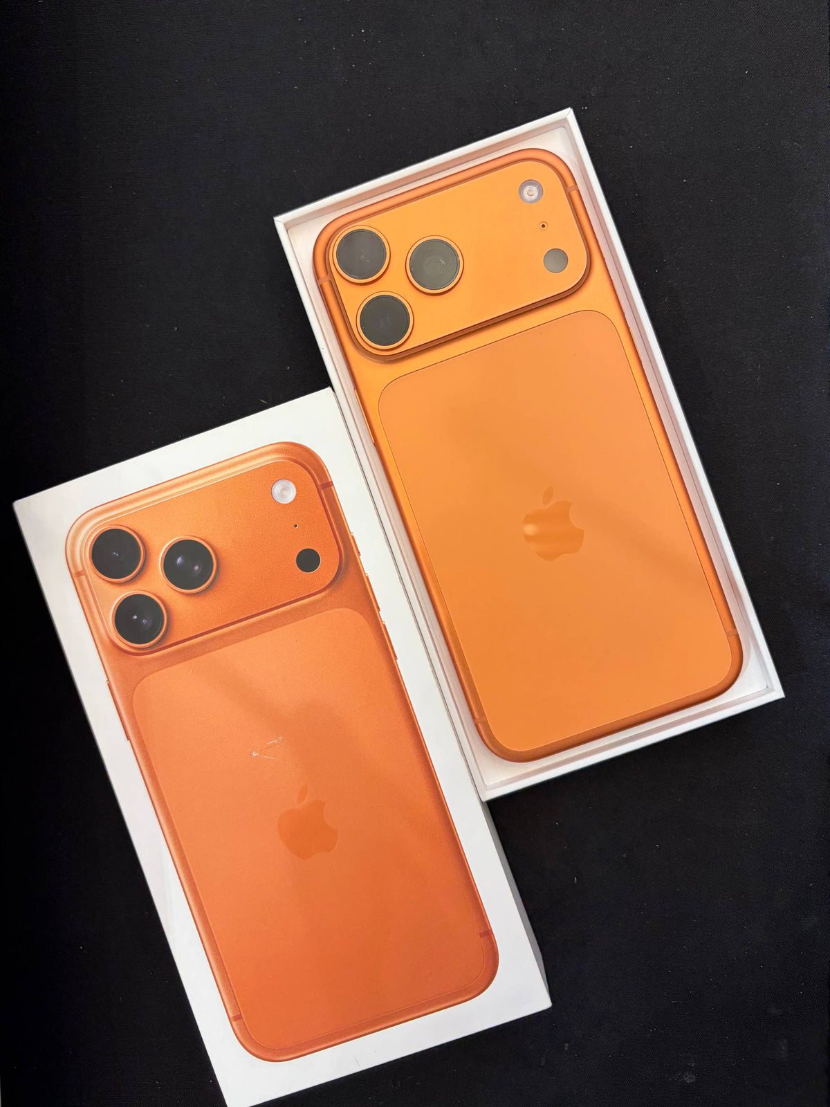 99.9%new Apple iPhone 17 Pro Max 256GB Cosmic Orange Dual physical + esim (Copy)