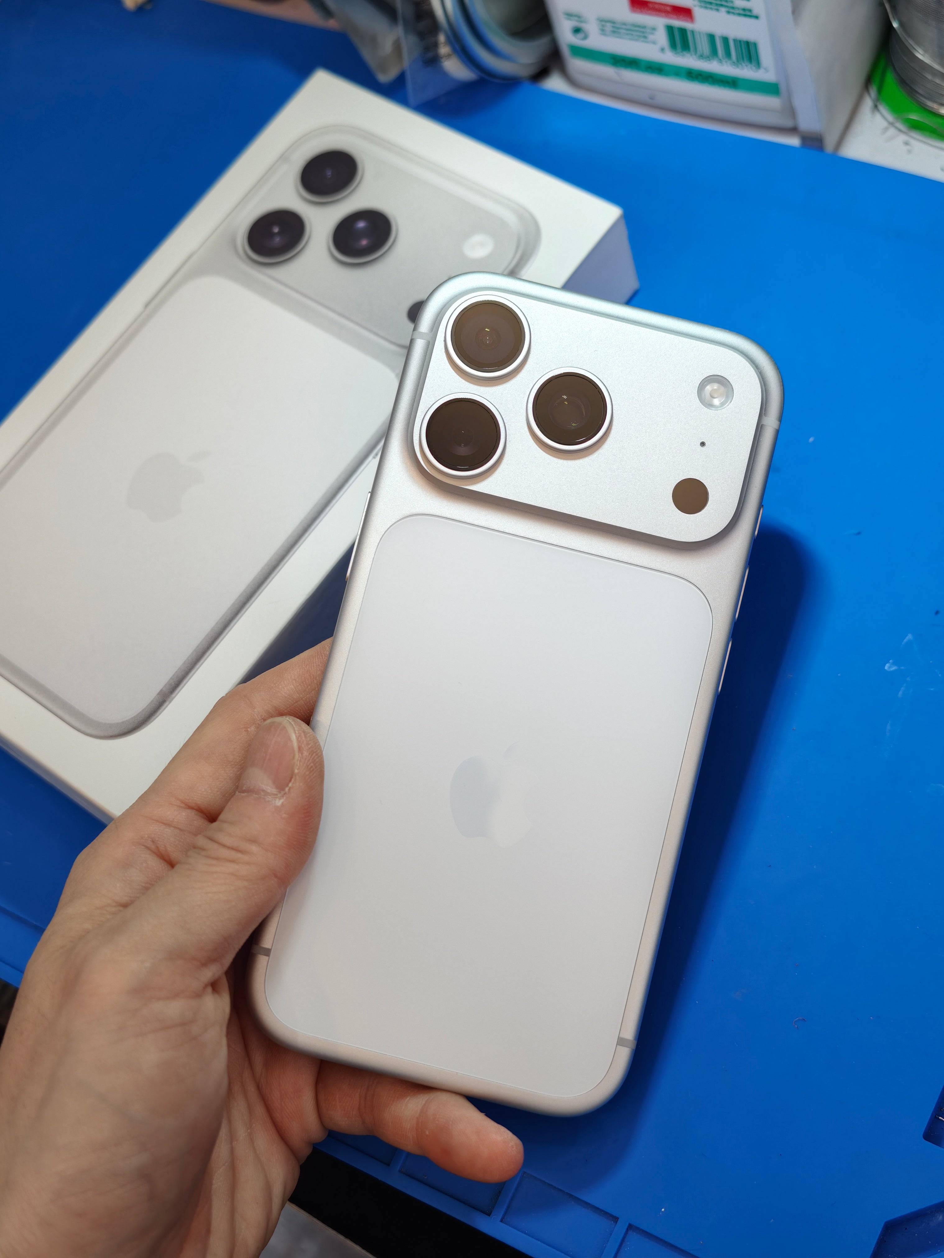 99.9%全新Apple iPhone 17 Pro Max 512GB 宇宙橙色香港行貨單SIM卡槽+